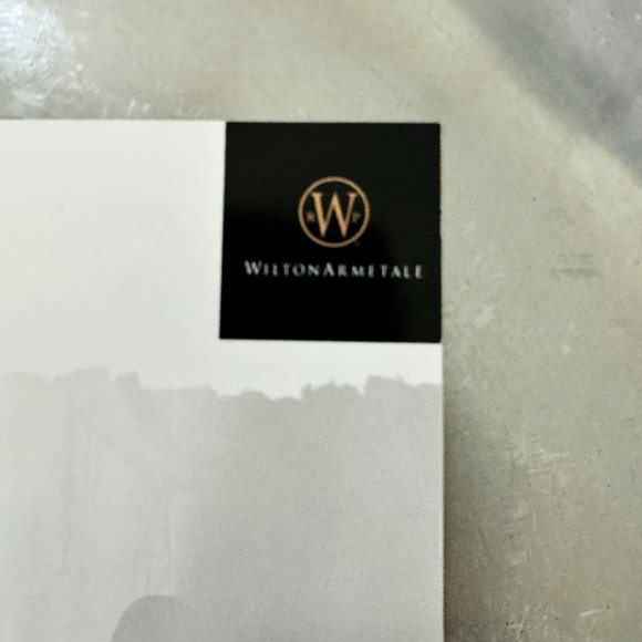 Wilton Armetale Hollowware Reggae Round Tray - Picture 12 of 12